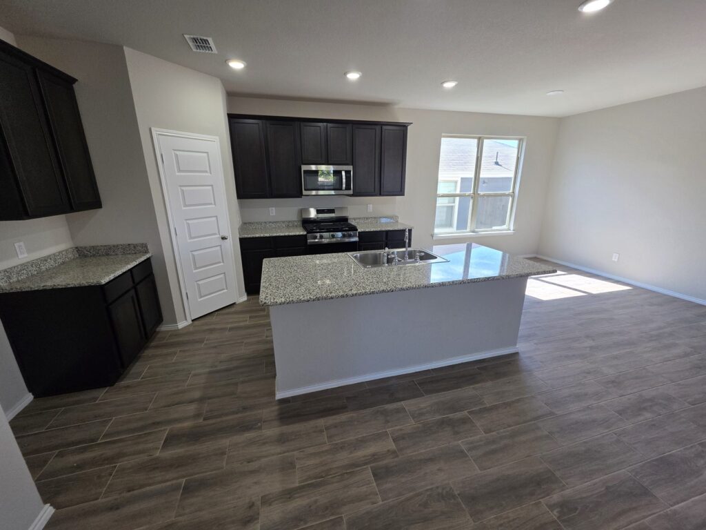Cocina de construcción nueva en la inspección final